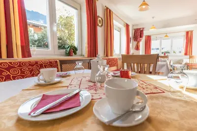 Ein Sitzbereich in der Unterkunft Haus Roswitha
