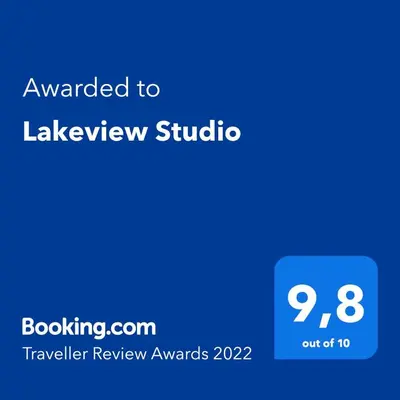 Ein Zertifikat, Auszeichnung, Logo oder anderes Dokument, das in der Unterkunft Lakeview Studio ausgestellt ist