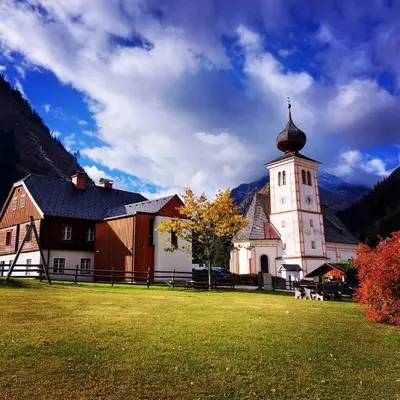 Ein allgemeiner Bergblick oder ein Berglick von der Ferienwohnung aus