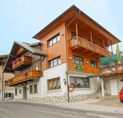 Das Gebäude in dem sich das Hotel befindet