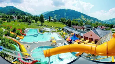 Der Swimmingpool an oder in der Nähe von Haus Hubertus