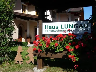 Ein Garten an der Unterkunft Haus Lungau