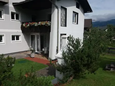 Ein allgemeiner Bergblick oder ein Berglick von der Ferienwohnung aus