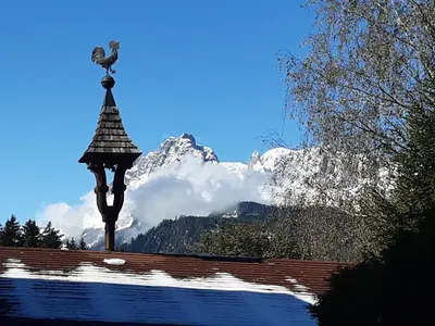Ein allgemeiner Bergblick oder ein Berglick von der Ferienwohnung aus