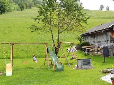 Ein Kinderspielbereich in der Unterkunft Haus Bergfried