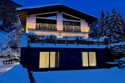 Ein allgemeiner Bergblick oder ein Berglick von der Ferienwohnung aus