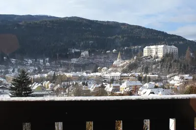 Ein allgemeiner Bergblick oder ein Berglick von der Ferienwohnung aus