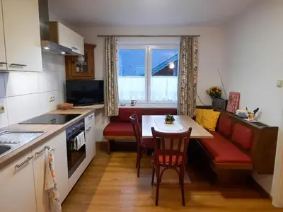 Küche/Küchenzeile in der Unterkunft Holiday Home Mayrhofer by Interhome