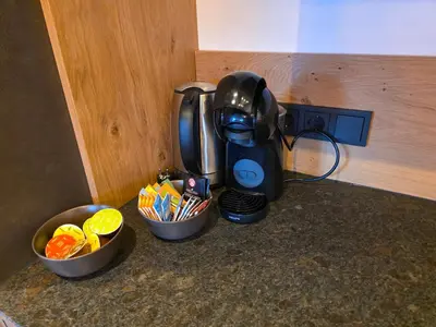 Kaffee-/Teezubehör in der Unterkunft Ferienwohnungen Unterdürmoos Apartments mit Chalet-Charme auf 1050 m , Alleinlage