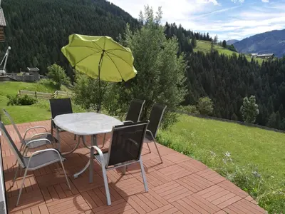 Ein allgemeiner Bergblick oder ein Berglick von der Ferienwohnung aus