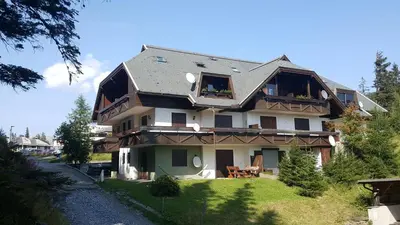 Das Gebäude in dem sich die Ferienwohnung befindet
