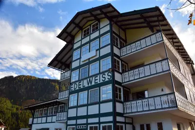 Ein allgemeiner Bergblick oder ein Berglick von der Ferienwohnung aus