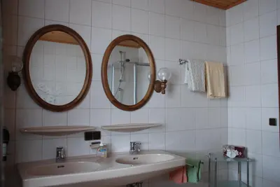 Ein Badezimmer in der Unterkunft Haus Grundner