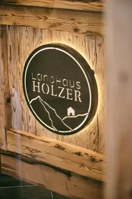 Ein Zertifikat, Auszeichnung, Logo oder anderes Dokument, das in der Unterkunft Landhaus Holzer ausgestellt ist