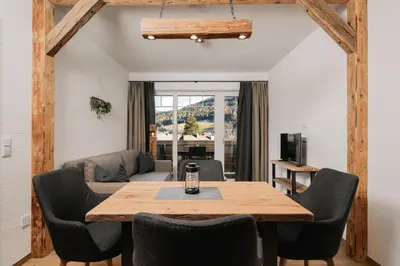 Ein Sitzbereich in der Unterkunft Landhaus Holzer