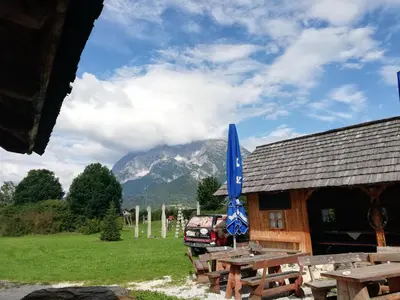 Ein allgemeiner Bergblick oder ein Berglick von der Ferienwohnung aus