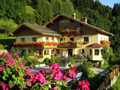 Ein Garten an der Unterkunft Pension Appartements Reithof