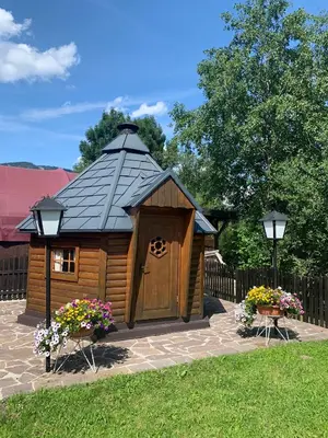 Ein Garten an der Unterkunft Saunahaus Gröbming