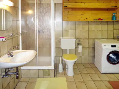Ein Badezimmer in der Unterkunft Holiday Home Walcher by Interhome