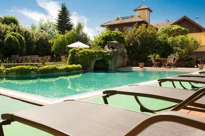 Der Swimmingpool an oder in der Nähe von Boutique Hotel Aichinger