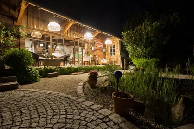 Ein Garten an der Unterkunft Boutique Hotel Aichinger