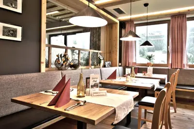 Ein Sitzbereich in der Unterkunft Berghotel Lämmerhof