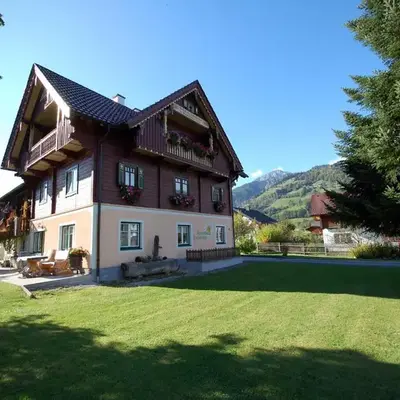 Renovated Mountain Retreat Stay