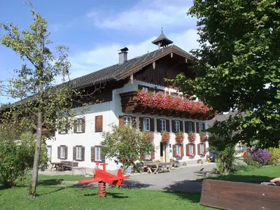 Ein Garten an der Unterkunft Ferienhof HINTERSTRASSER