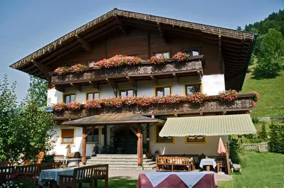 Das Gebäude in dem sich die Pension befindet