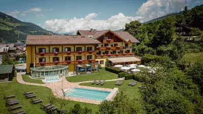 Ein allgemeiner Bergblick oder ein Berglick von des Hotels aus