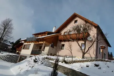 Haus Hönegger im Winter