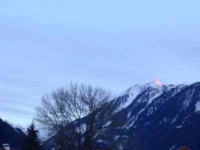 Ein allgemeiner Bergblick oder ein Berglick von der Ferienwohnung aus