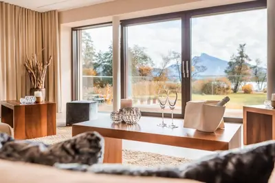 Ein allgemeiner Bergblick oder ein Berglick von des Hotels aus