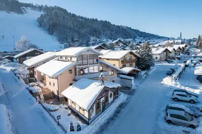 Golf & Skipension Krug im Winter