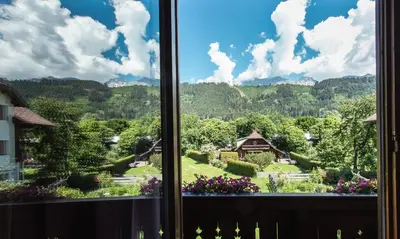 Ein allgemeiner Bergblick oder ein Berglick von der Ferienwohnung aus