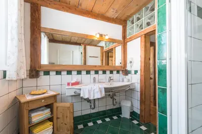 Ein Badezimmer in der Unterkunft Landhaus & Ferienwohnungen Bergrast