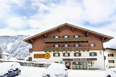 Ein allgemeiner Bergblick oder ein Berglick von des Hotels aus