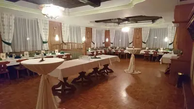 Ein Restaurant oder anderes Speiselokal in der Unterkunft Gasthof Alte Tanne