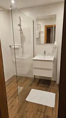 Ein Badezimmer in der Unterkunft Gasthof Alte Tanne
