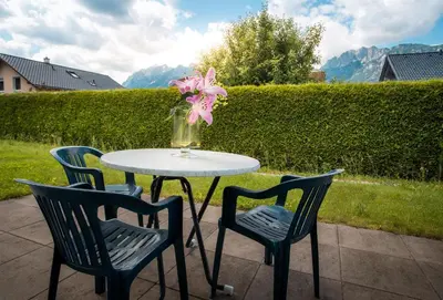 Ein allgemeiner Bergblick oder ein Berglick von der Ferienwohnung aus
