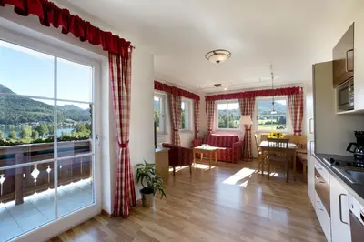 Ein allgemeiner Bergblick oder ein Berglick von der Pension aus