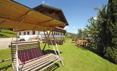 Ein Garten an der Unterkunft Alpin Apart