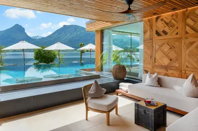 Ein allgemeiner Bergblick oder ein Berglick von des Hotels aus
