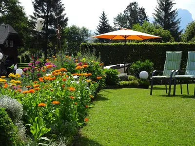 Ein Garten an der Unterkunft Haus Seehof