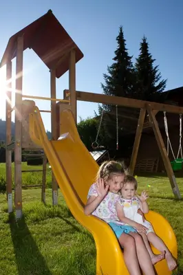 Kinder, die in der Unterkunft Auszeit Flachau übernachten