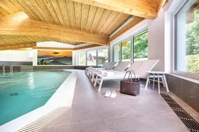 Der Swimmingpool an oder in der Nähe von Hotel Forellenhof