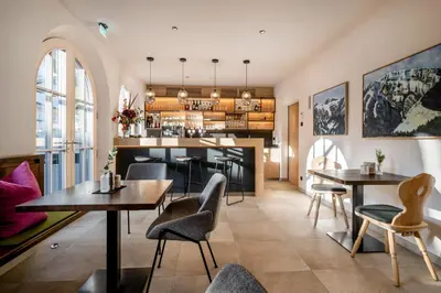 Ein Sitzbereich in der Unterkunft NEUWIRT - Boutiquehotel & Wirtshaus