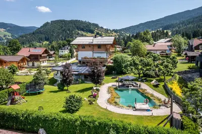 Ein allgemeiner Bergblick oder ein Berglick von der Ferienwohnung aus