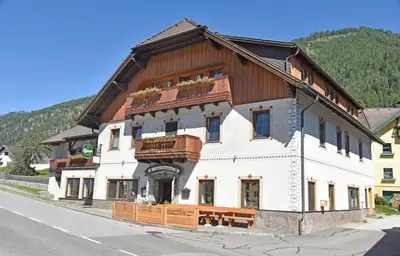 Ein allgemeiner Bergblick oder ein Berglick von der Pension aus