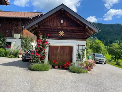 Ein allgemeiner Bergblick oder ein Berglick von der Ferienwohnung aus
